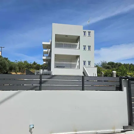 Our - Rena * Retimno